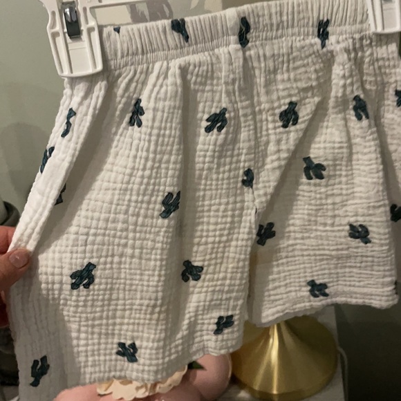 Baby Cactus Outfits Unisex Cotton Linen Tops & Bloomer Shorts set like new - Picture 7 of 12